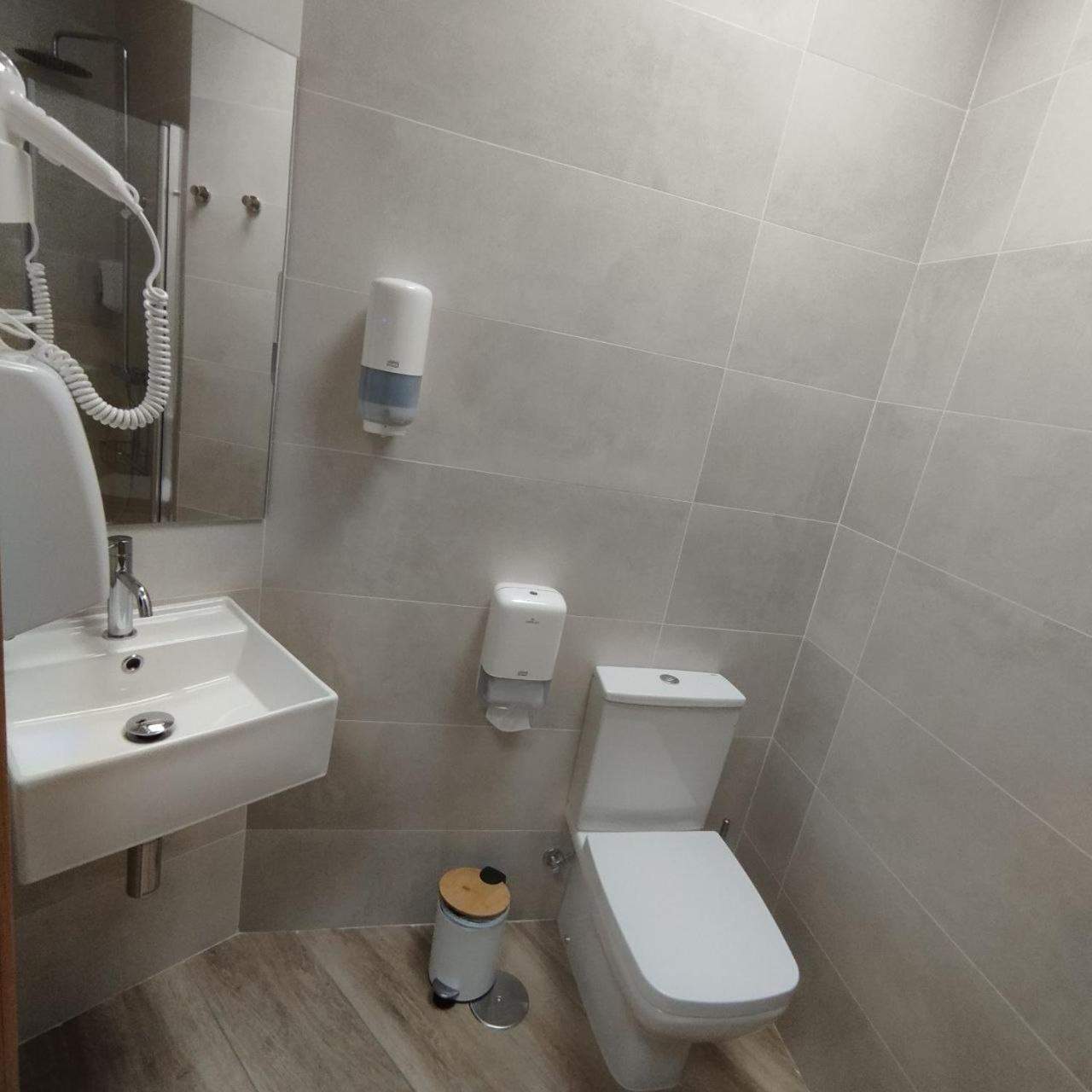 Dpaso Urban Hostel Понтеведра Экстерьер фото