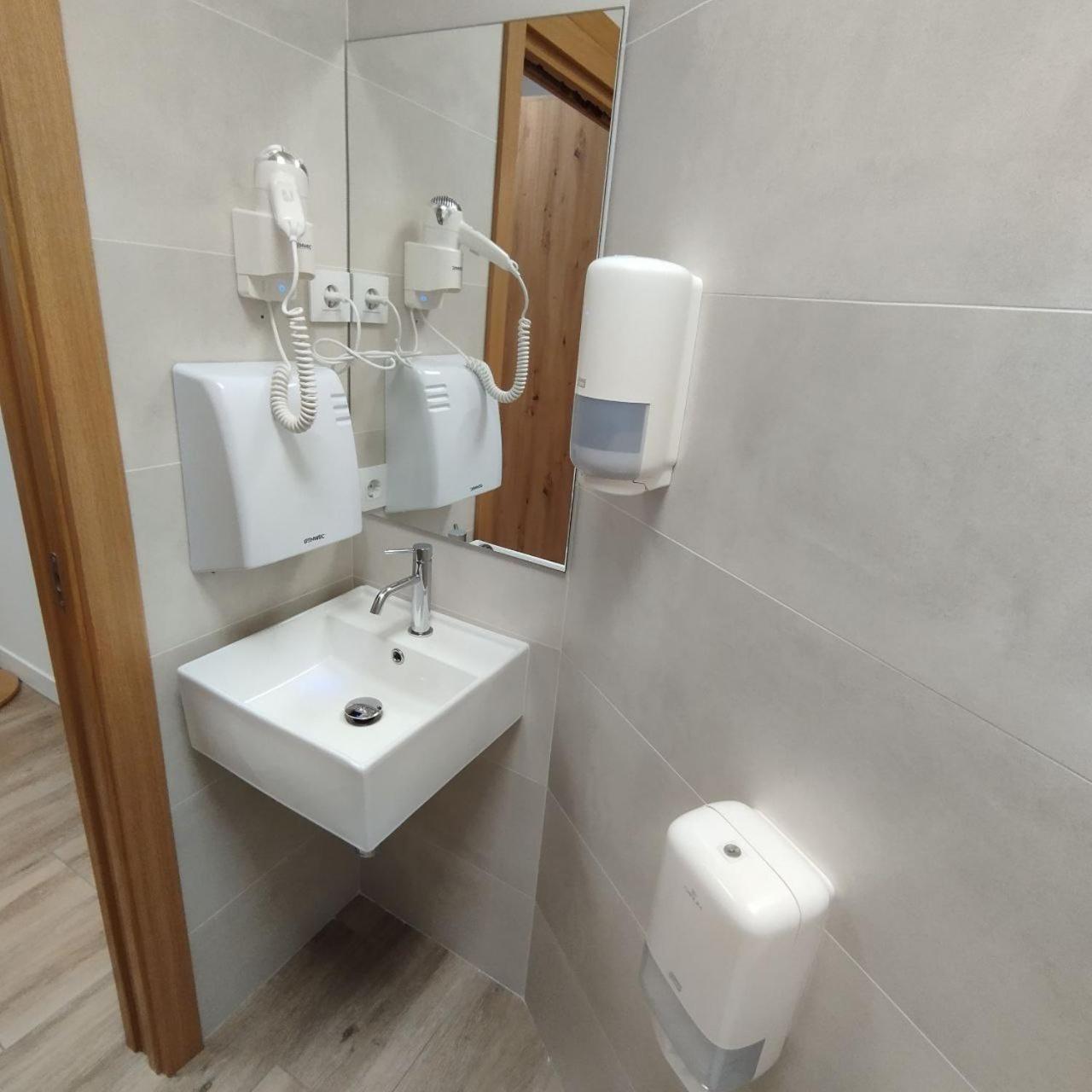 Dpaso Urban Hostel Понтеведра Экстерьер фото